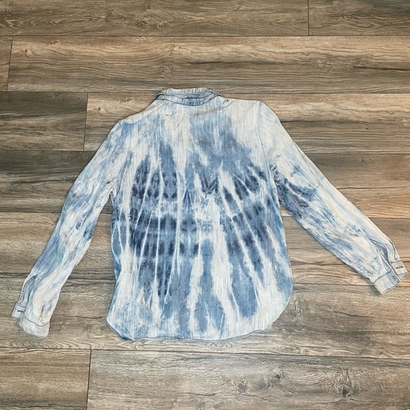 BELLA DAHL BUTTON DOWN (L) - Picture 3 of 3